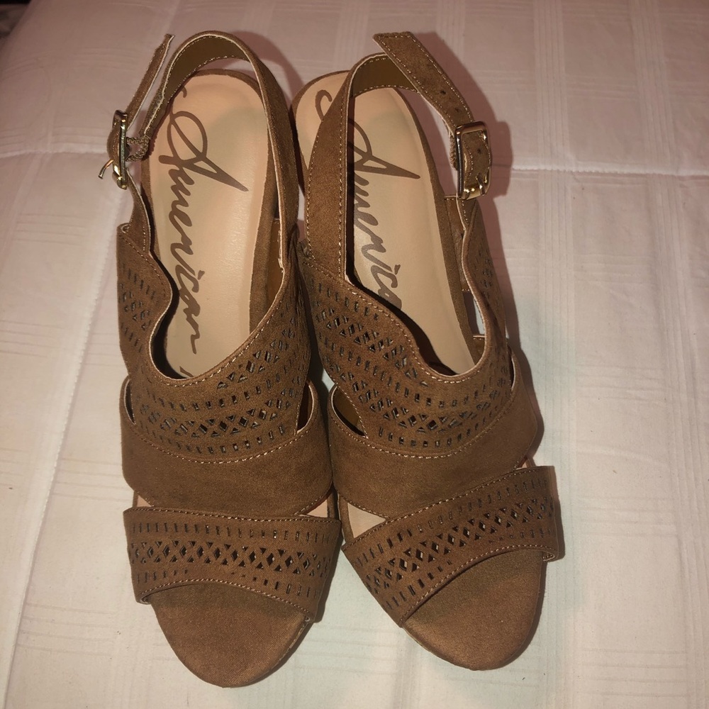 Wedge heels